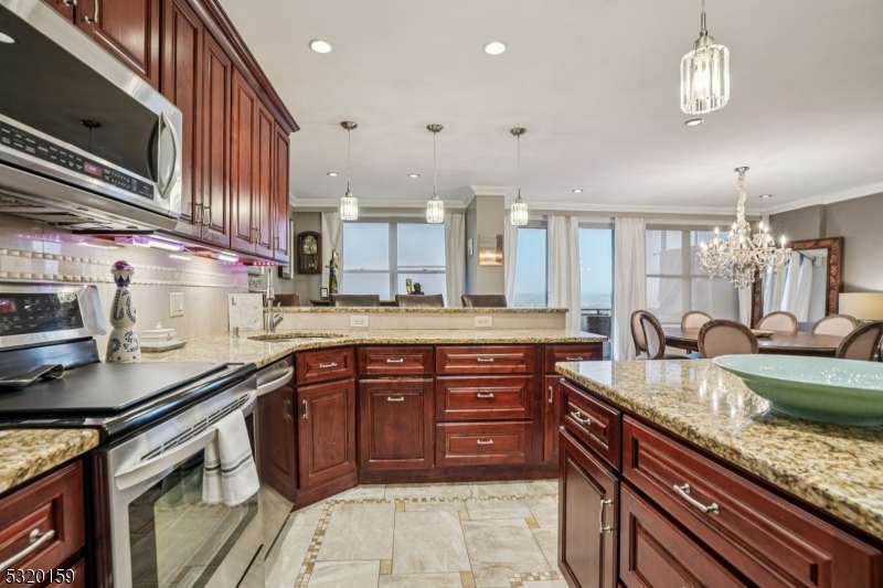 Executive House - Residential