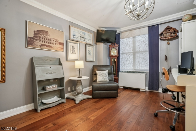 Executive House - Residential