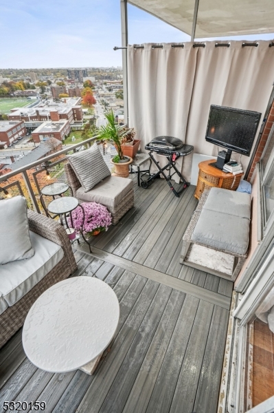 Executive House - Residential