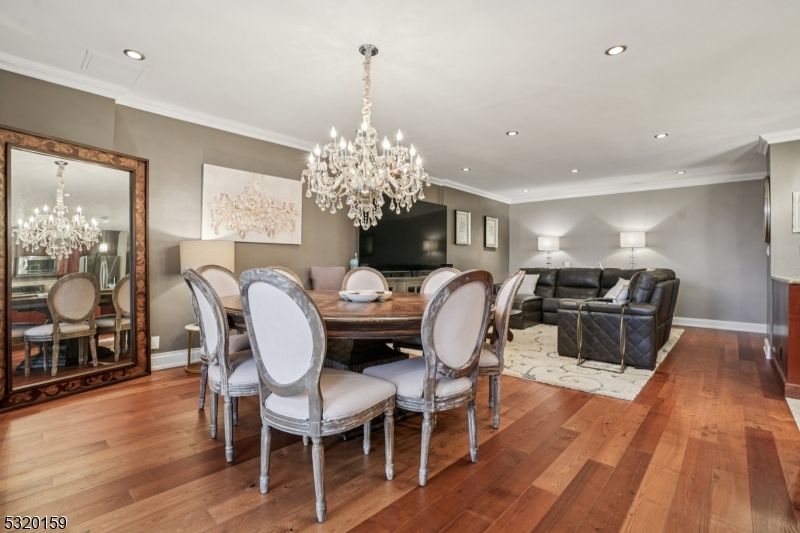 Executive House - Residential