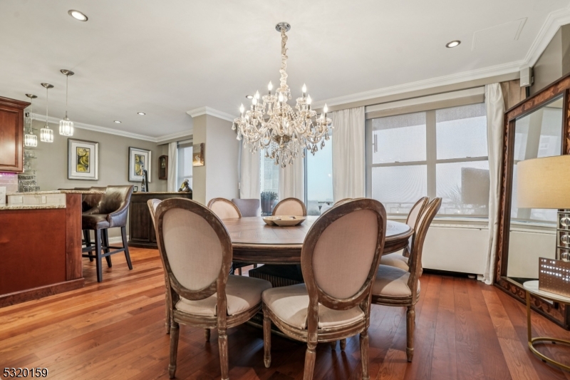 Executive House - Residential