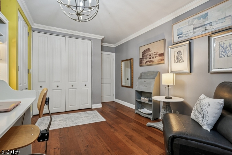 Executive House - Residential