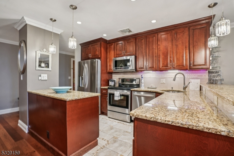 Executive House - Residential