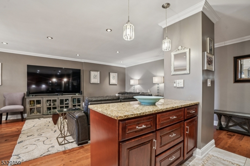 Executive House - Residential