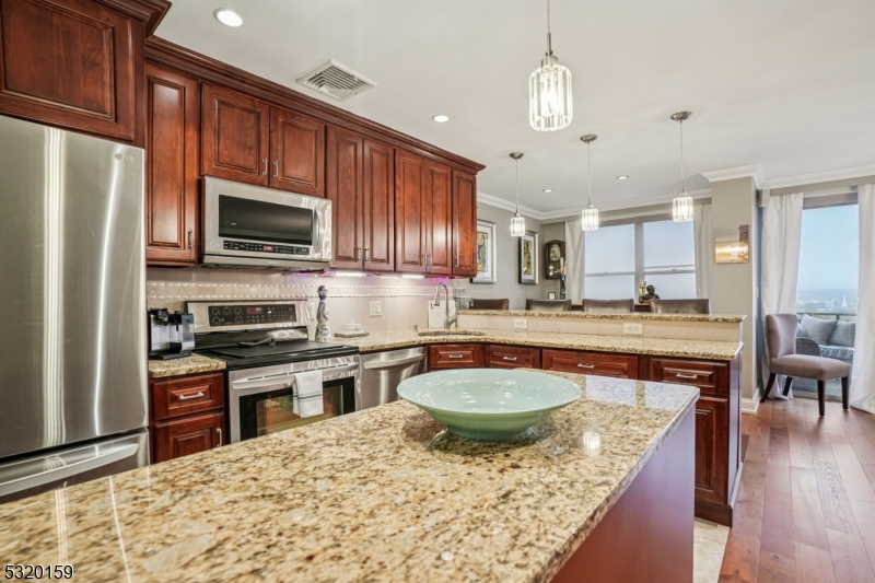 Executive House - Residential