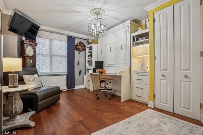 Executive House - Residential