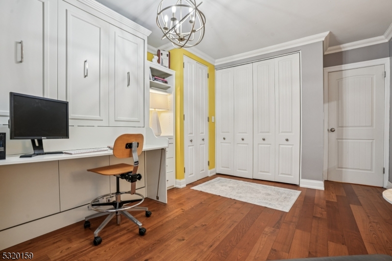 Executive House - Residential