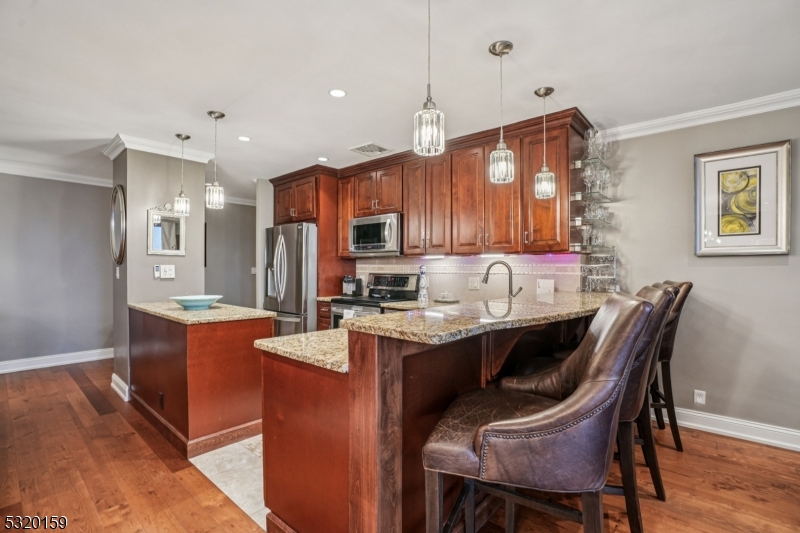 Executive House - Residential