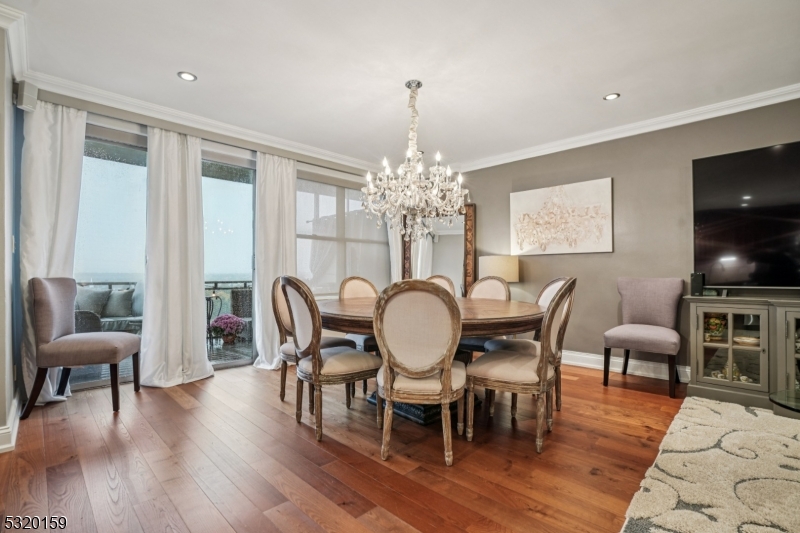 Executive House - Residential