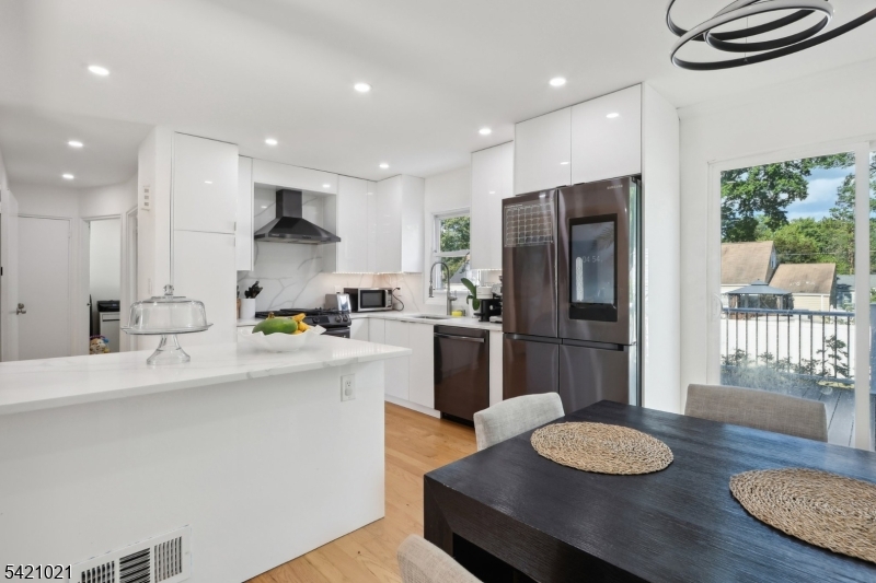 Milton Lake Park - Residential