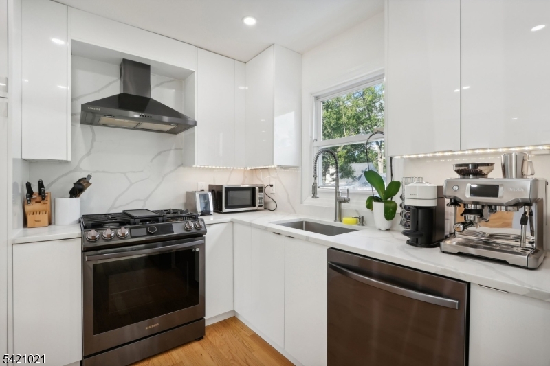 Milton Lake Park - Residential