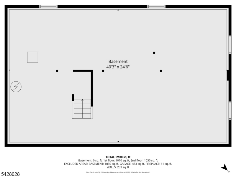 Main image without alt text