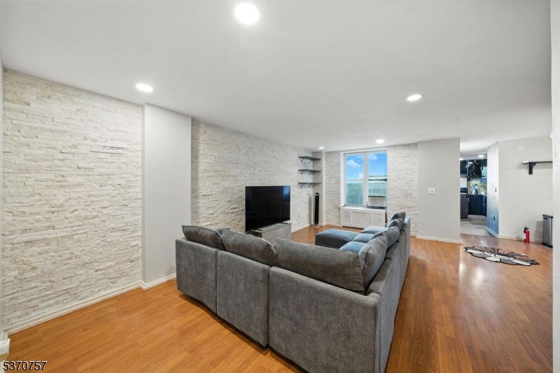 Gothic Towers - Residential