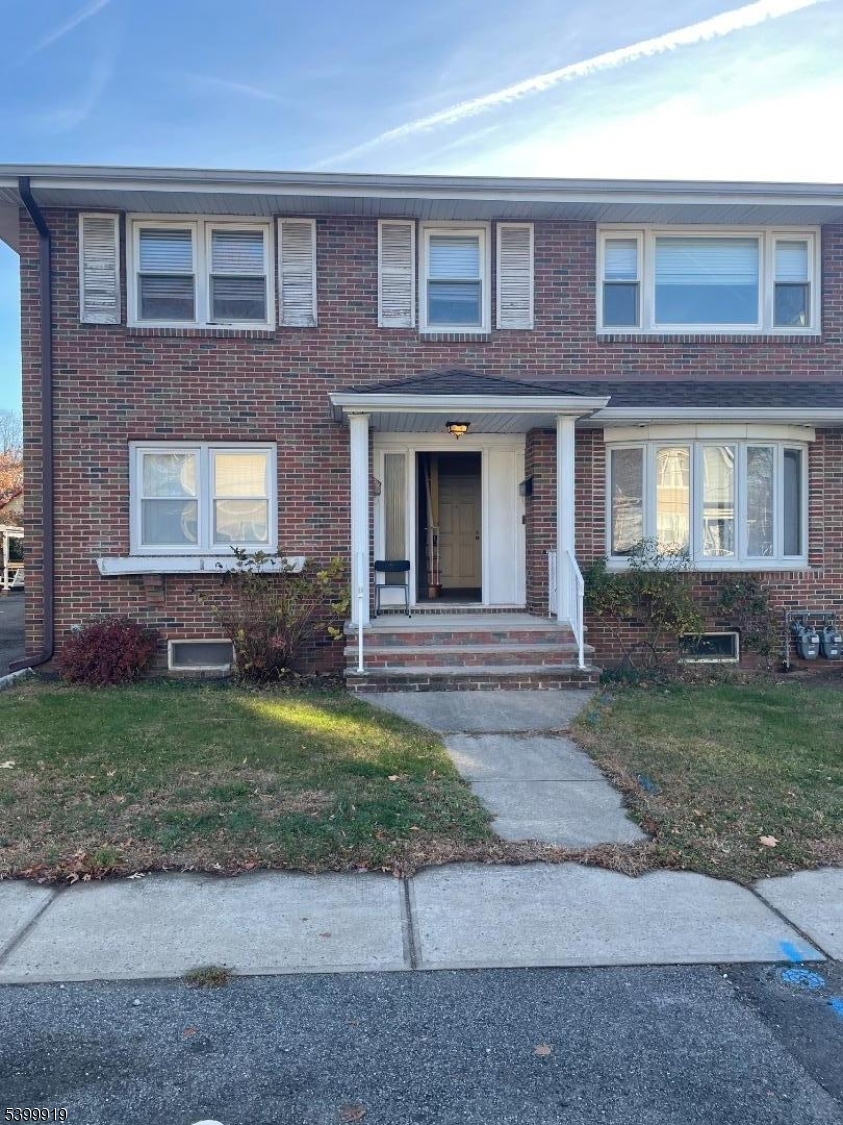 DOWNTOWN - Residential Lease