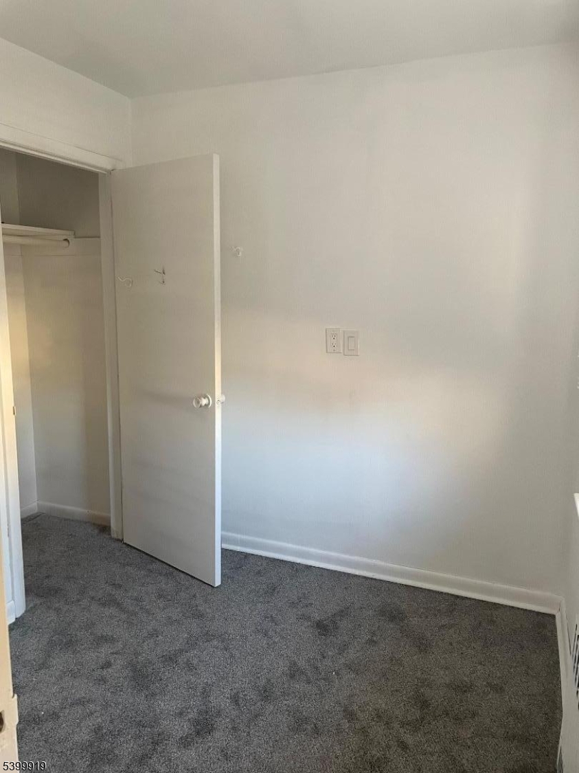 DOWNTOWN - Residential Lease