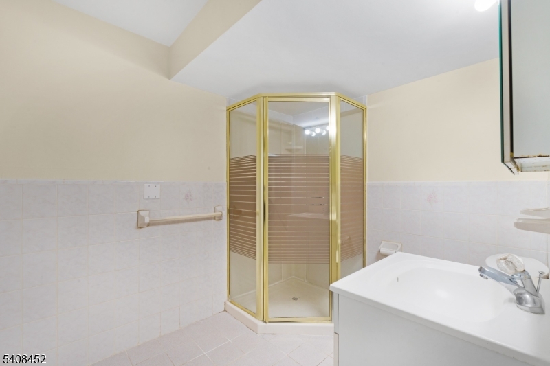 Woodmont - Residential Lease