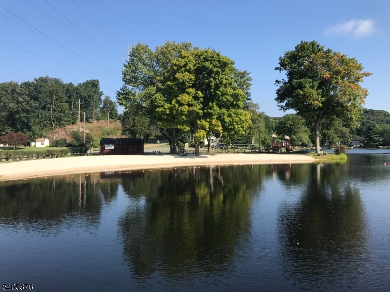 LAKE SHAWNEE - Residential