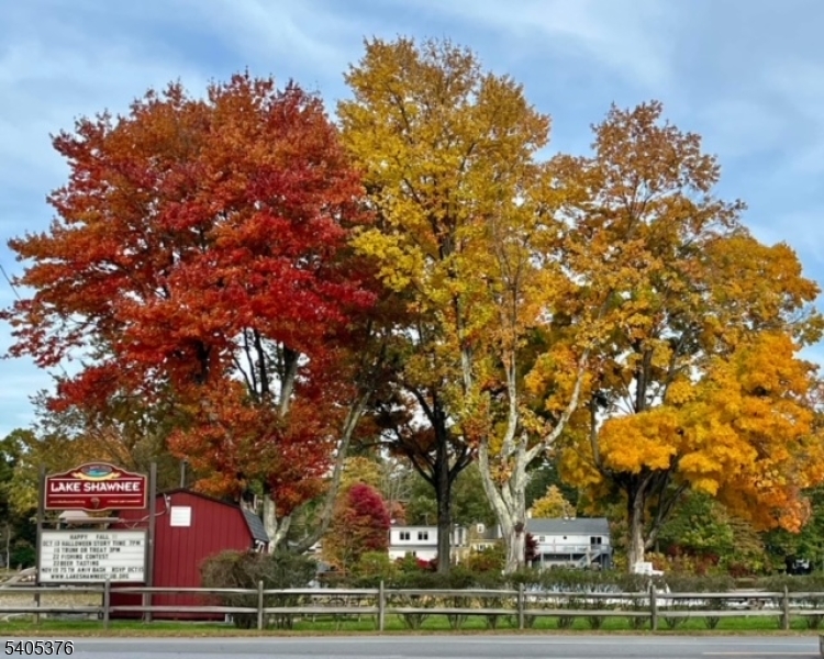 LAKE SHAWNEE - Residential
