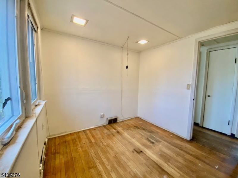 LAKE SHAWNEE - Residential