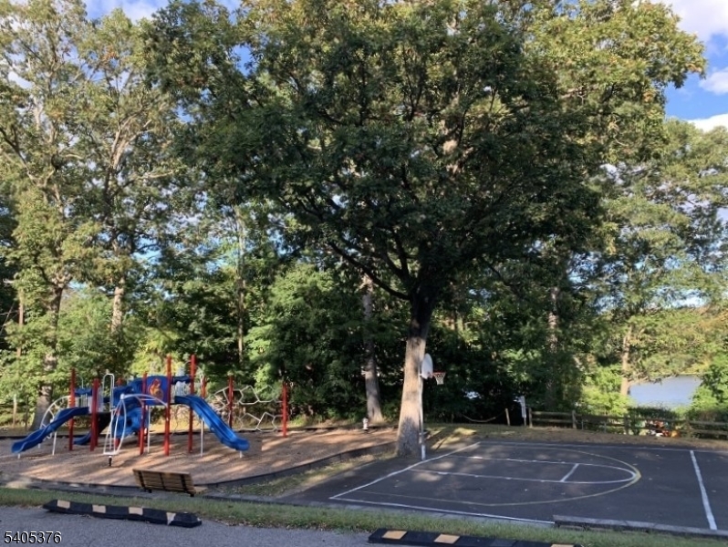 LAKE SHAWNEE - Residential