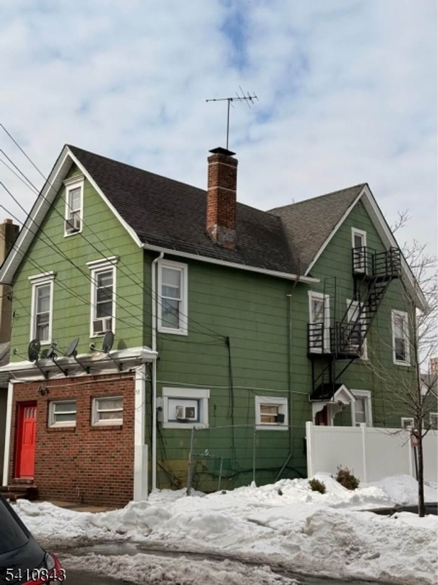 Spacious and bright, this ground-floor 3-bedroom unit offers the best of city living in the heart of New Brunswick. Perfectly positioned just steps from Rutgers University and the vibrant downtown scene, you'll have premier dining, shopping, and entertainment right at your doorstep. The apartment features a functional layout with five rooms total and the added bonus of yard access. Commuting is effortless with a bus stop  and the train station nearby.