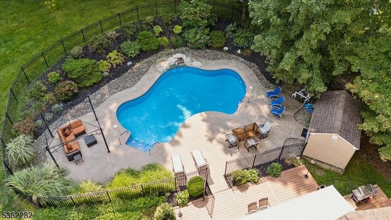 SHONGUM LAKE - Residential