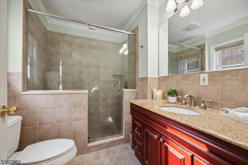 SHONGUM LAKE - Residential