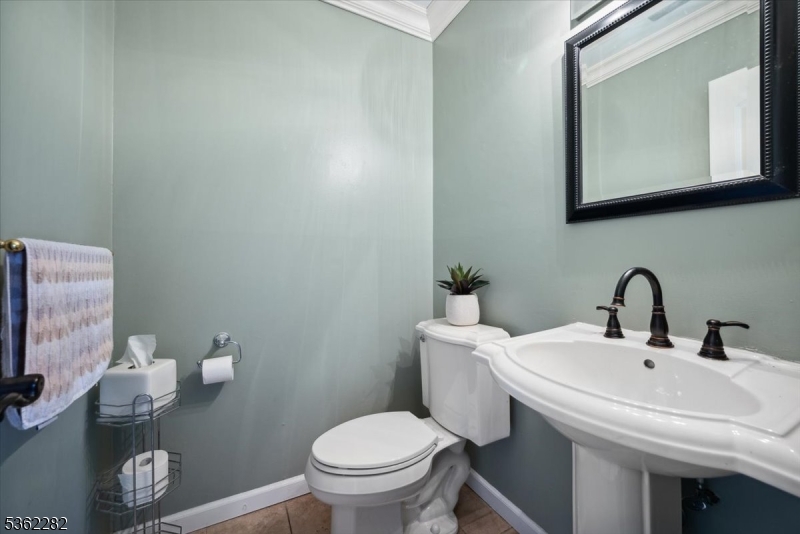 SHONGUM LAKE - Residential