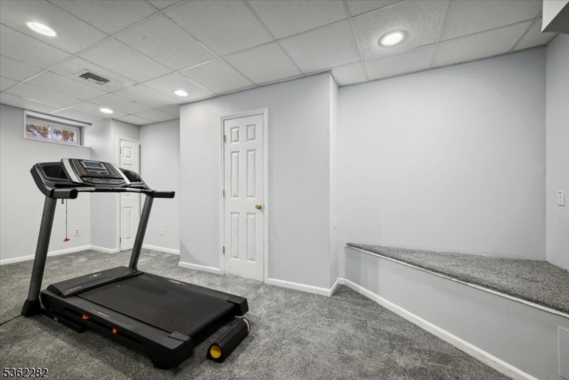 SHONGUM LAKE - Residential