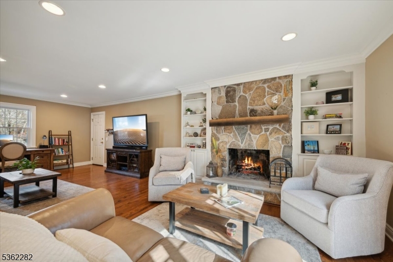 SHONGUM LAKE - Residential