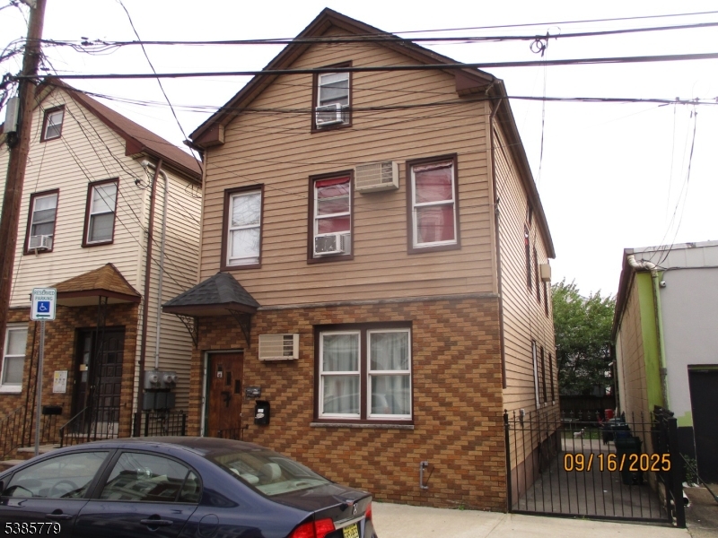 Photo 1 of 18 — 7 Kossuth St, Newark City, NJ 07105