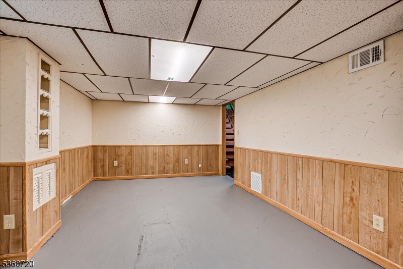 South Plainfield Boro, New Jersey 07080, United States, 4 Bedrooms Bedrooms, ,1 BathroomBathrooms,Residential,Active,140009