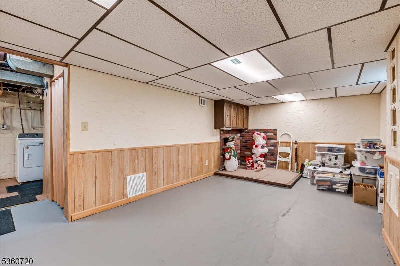 South Plainfield Boro, New Jersey 07080, United States, 4 Bedrooms Bedrooms, ,1 BathroomBathrooms,Residential,Active,140009