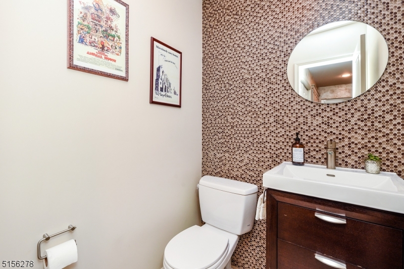 OLD SHORT HILLS - Residential