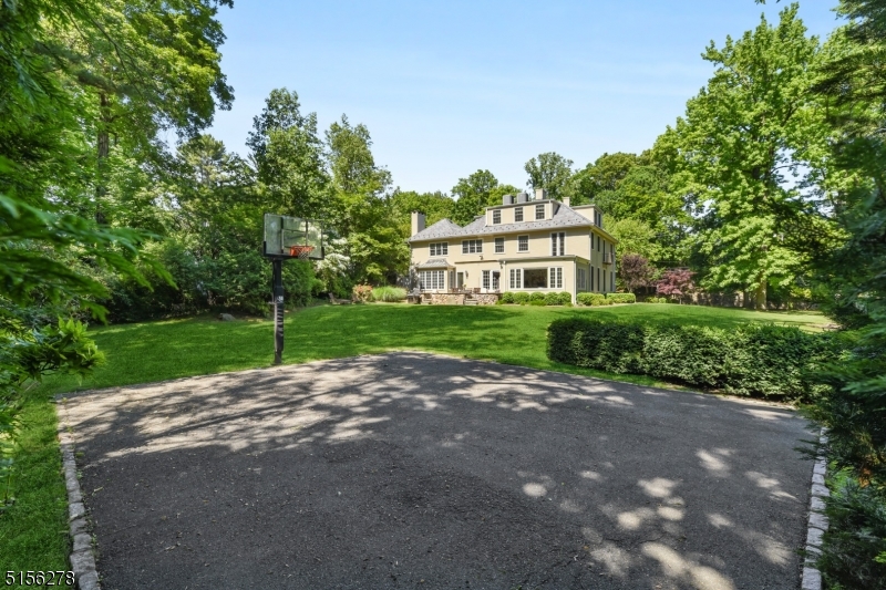 OLD SHORT HILLS - Residential