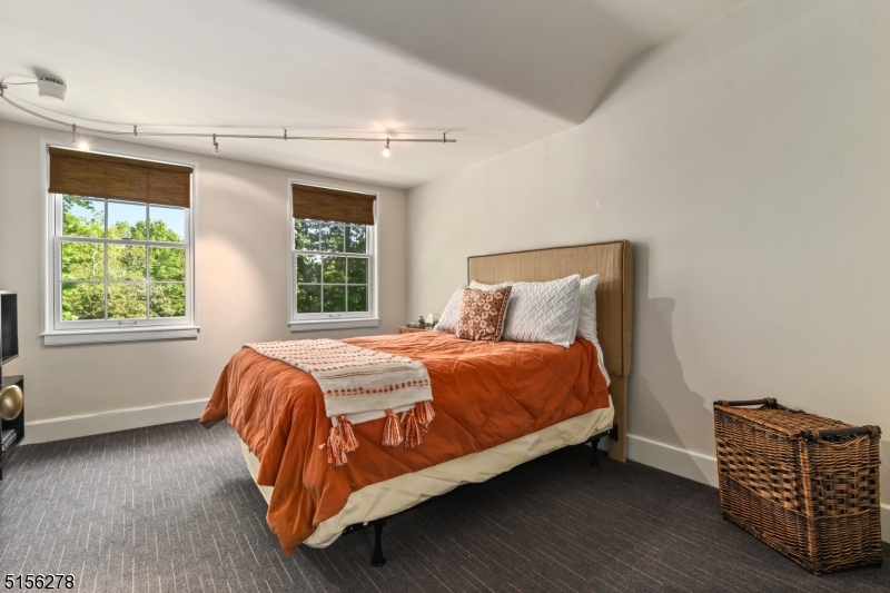 OLD SHORT HILLS - Residential