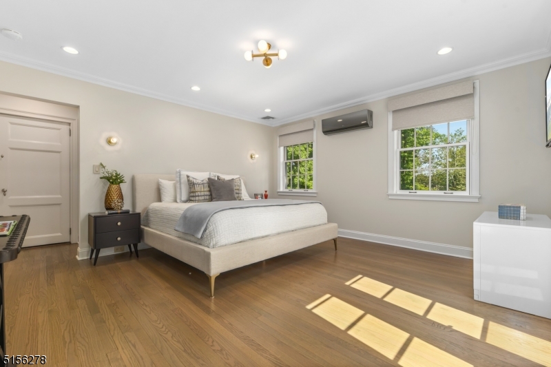 OLD SHORT HILLS - Residential