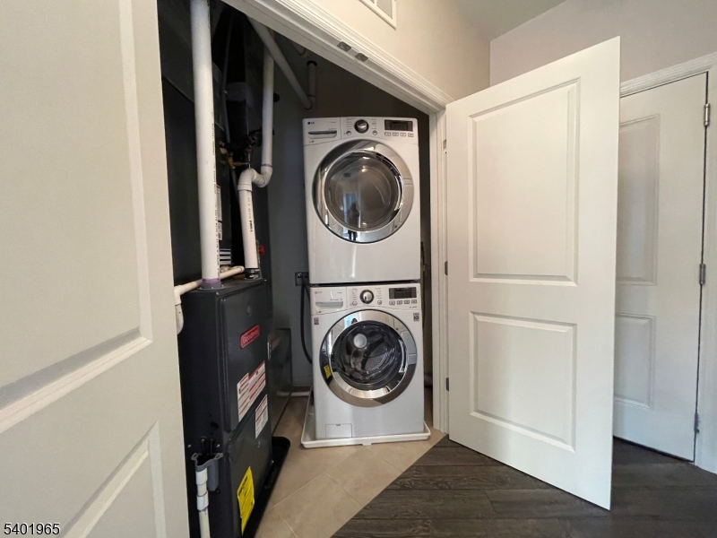 Brookland at Lakepointe - Residential Lease