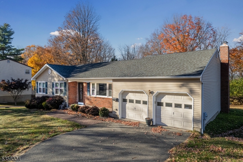 81 Woodbine Ave