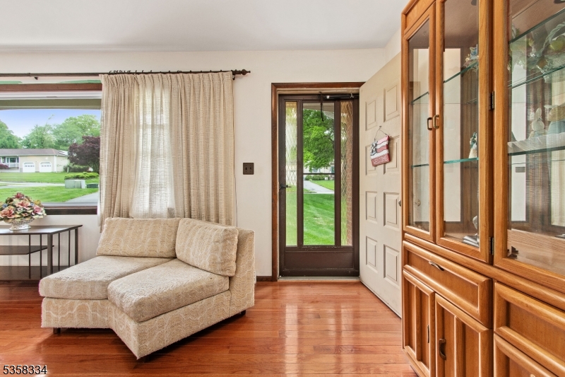 81 Woodbine Ave