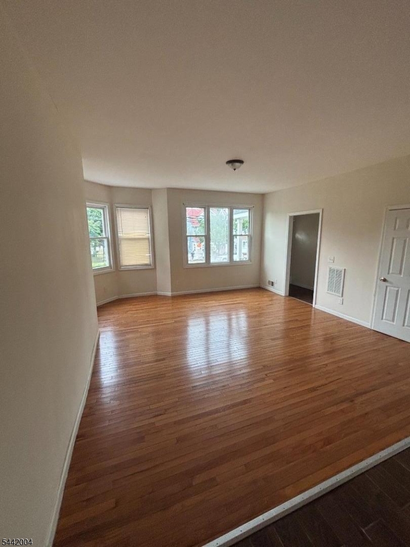120 Orange Ave - Photo 2