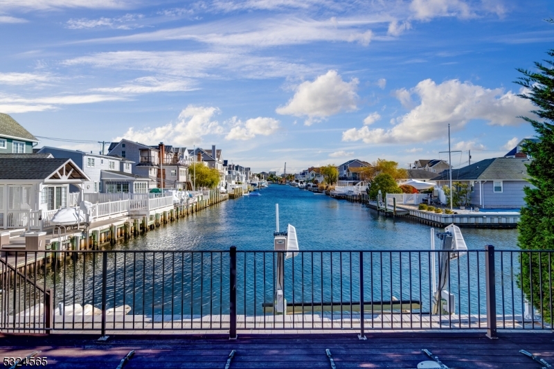 Mantoloking Shores - Residential