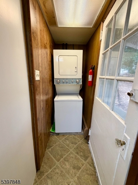 Gordon Lakes - Residential