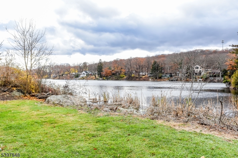 Gordon Lakes - Residential