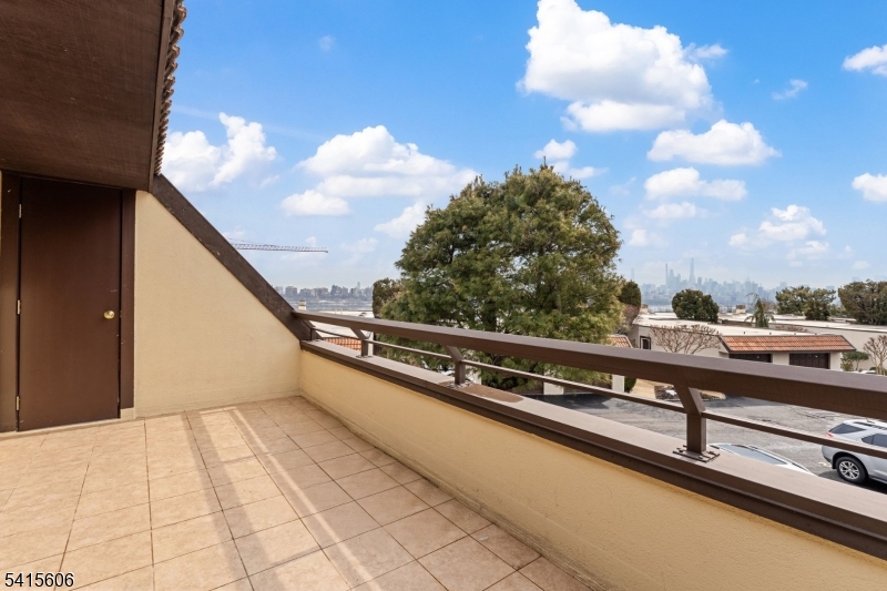 Cliff House - Residential