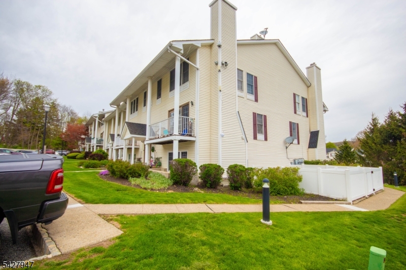 Heritage Lakes - Residential Lease