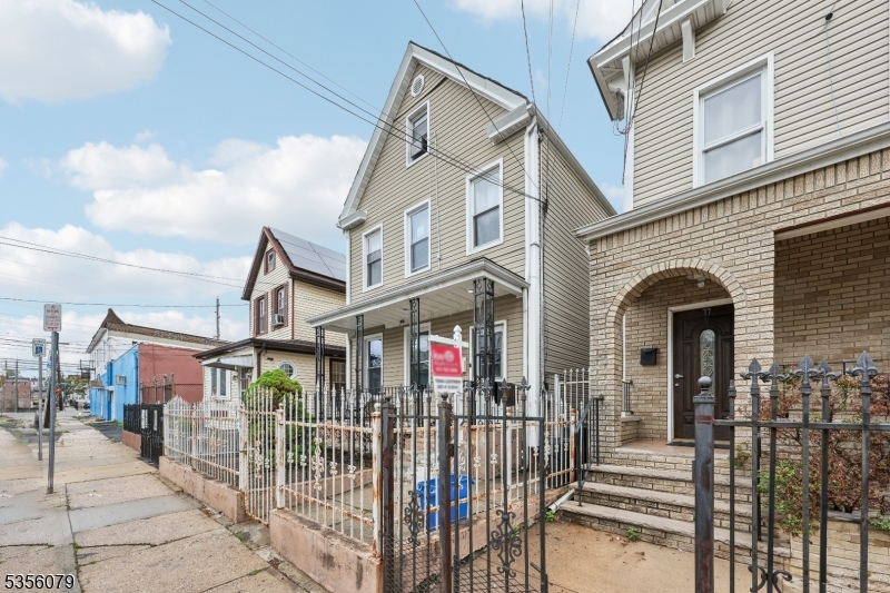 79 Irving St