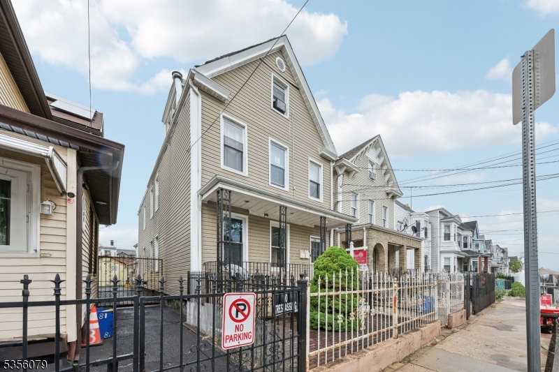 79 Irving St