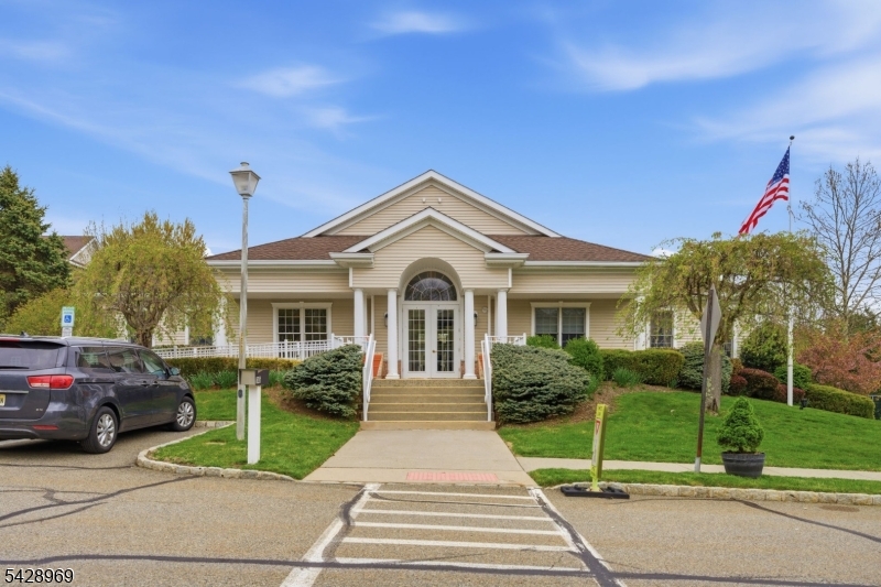 Horizons At Mount Arlington - Residential