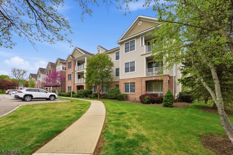 Horizons At Mount Arlington - Residential
